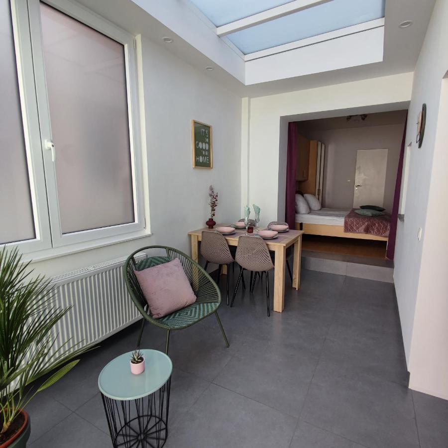 Apartment Villa Ksenija Остенде Экстерьер фото